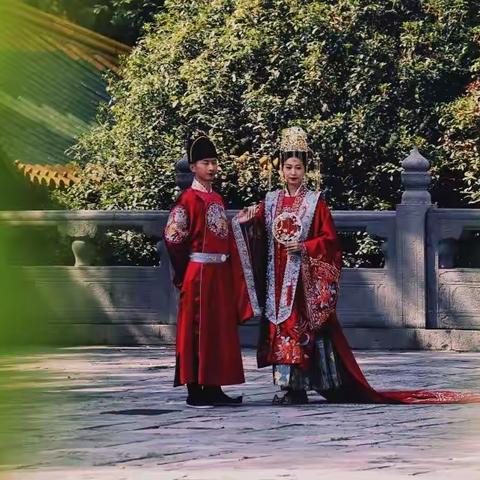 “穿越”朝天宫，看看穿汉服的姑娘们