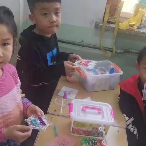 三元小学一二班第二课堂“动手又动脑。”