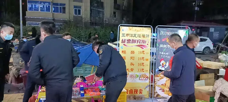 区应急局联合长延堡街道开展烟花爆竹禁售禁燃执法检查工作