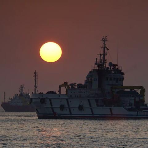 海陵岛闸坡码头观落日