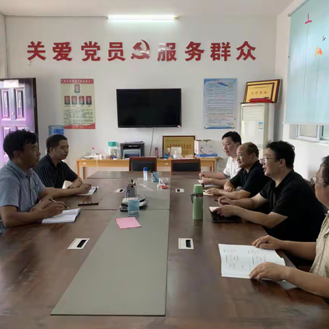 市统计局总经济师何永健一行到高庄村调研