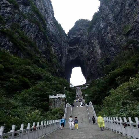 2017年9月游张家界天门山、玻璃栈道、大峡谷玻璃桥、溪布街、宝峰湖