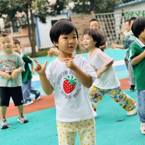 开学第一周，成长一大步——新启蒙幼儿园开学第一周，精彩回顾