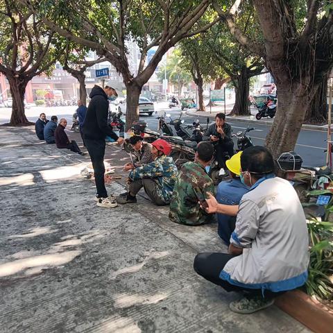 月河社区开展“弘扬宪法精神，构建和谐社会”主题公益活动