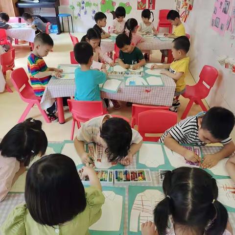 欣欣幼儿园小班段第二学期第十八周（6.13-6.17）教学活动内容及活动剪影