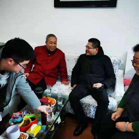 辽阳市白塔区税务局党委带队走访慰问退休老干部  致以新春美好祝愿