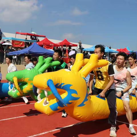 记录2007班的同学们在高中最后一次运动会上的精彩表现