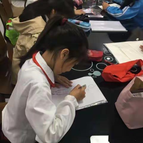 滨河荣华国际小学校外兴趣班——服装设计兴趣班