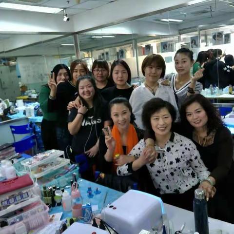 北京沙宣学校，美甲班开新课啦!!!想学习的朋友联系我👉13051715501😊😊