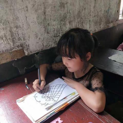 一3班一班一特色冰激凌