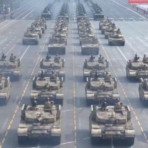 重温70年阅兵式