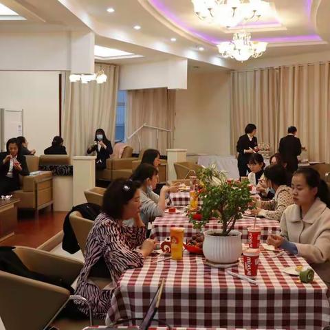 嘉峪关分行召开“巾帼建新功 献礼新时代”庆“三八”座谈会