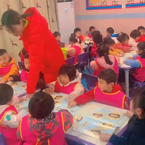 中乐名都幼儿园中小班一周精彩回顾→（副本）