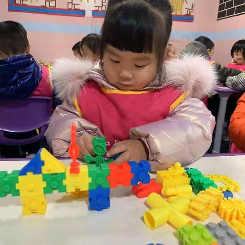 中乐名都幼儿园中小班一周精彩回顾