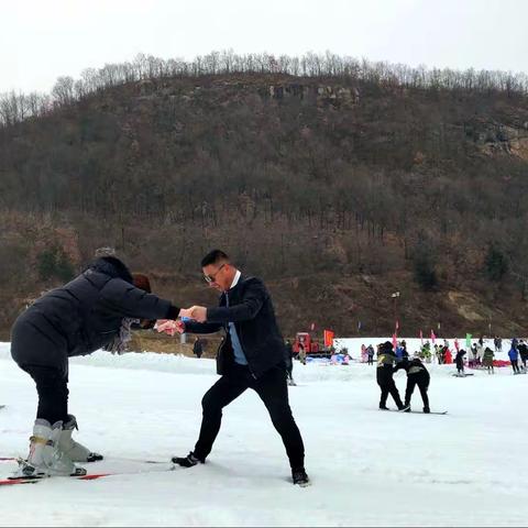 猿人山滑雪嗨皮！148元／人，自驾门票70元／人