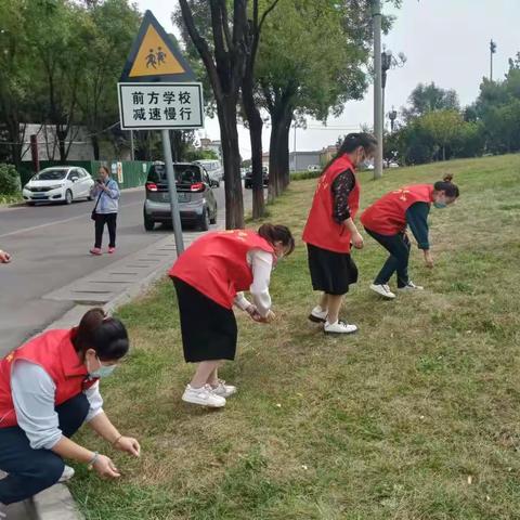 践行志愿服务      助力城市文明—东方红学校教师志愿者助力文明城市创建