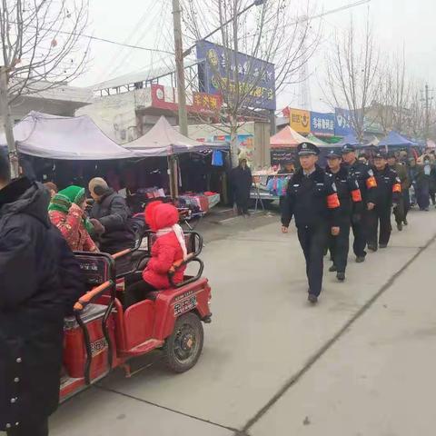 [百万警进千万家  “枫”警架起连心桥]大荔公安：守护平安 藏蓝卫士阔步前行