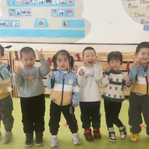 “品”冬天味道“串”幸福童年  墨金苑幼儿园小四班制作冰糖葫芦