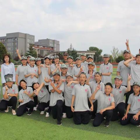 丹心一片育新苗，亲爱的老师节日快乐🎉🎉🎉🌹🌹🌹