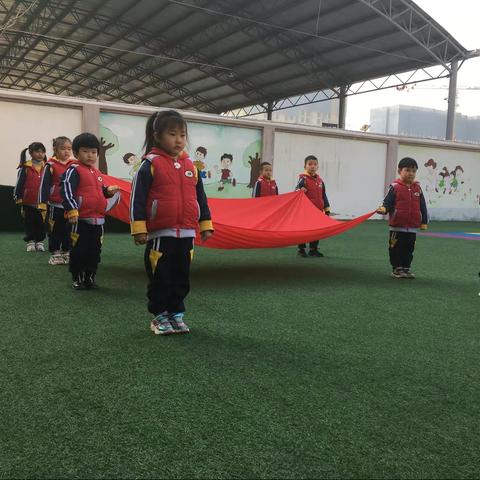 高陵区叶贝尔幼儿园 大四班第十五周精彩瞬间