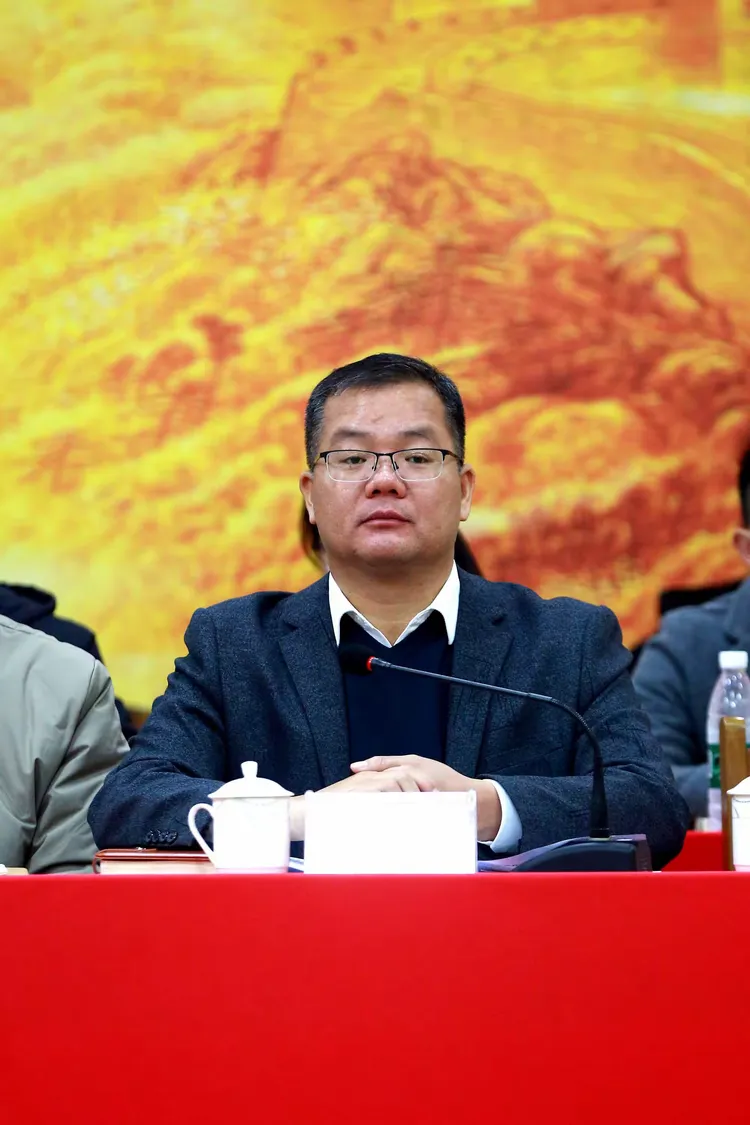 本次大会由木乐镇镇长黄凯焱主持