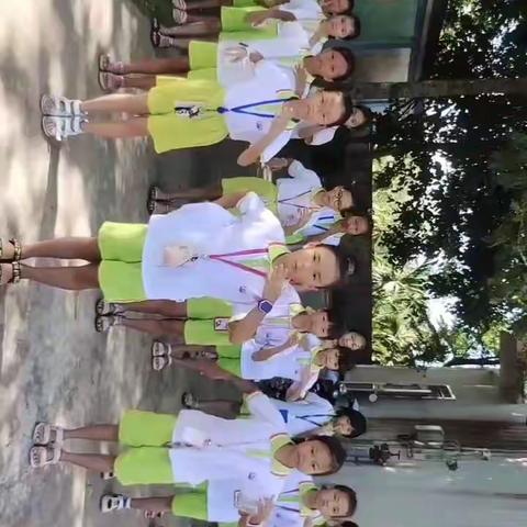 朝阳小学四1班  动感课间操