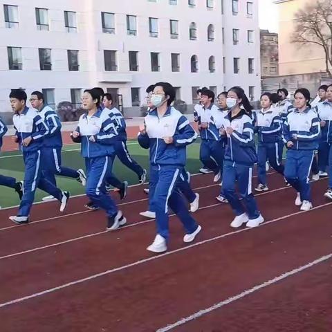 奏运动华章，展六中风采———记和龙六中跑操比赛