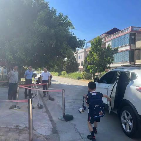 「安全使命2022」海澄中心小学开展小手拉大手，安全伴我行，交通安全系列活动