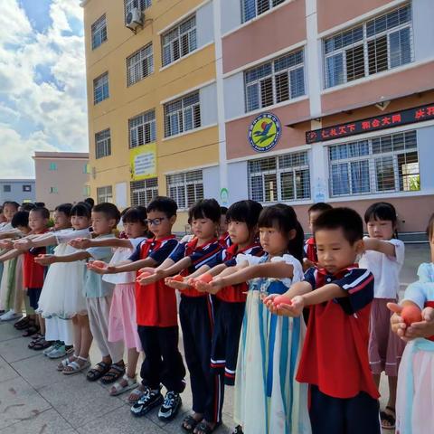 开学第一月，成长正当时——龙海区海澄镇玉枕小学一年1班九月故事集