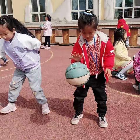 幼小衔接系列主题活动二“趣味拍球”