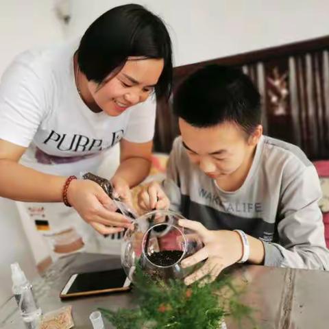 抗疫战需要那抹绿——辛养社区妇女节微景观DIY活动