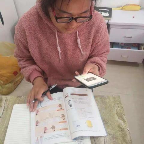 张营小学“停课不停学”模范教师                                                              一一朱永芳