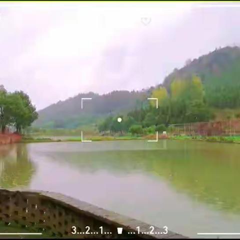 弘扬欧阳海精神，解放思想加油干----桂阳县鹿峰中学九年级开展教师团建活动