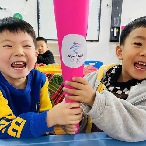 《冰雪冬奥梦》—沁园中心幼儿园小班组2月主题课程回顾