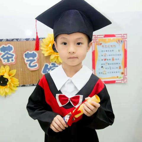 2022届麻章镇中心幼儿园果2班毕业照-修好入册的相片