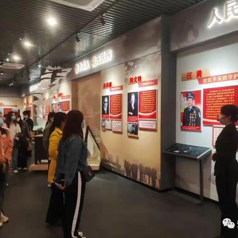 新城区总工会组织“学党史、讲三忆、感党恩，坚定‘四个自信’”参观学习活动