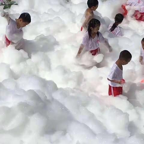 春田花花幼儿园泡沫之夏邀请函