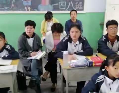 侯马市教科局教研室到凤城乡中学指导教学工作