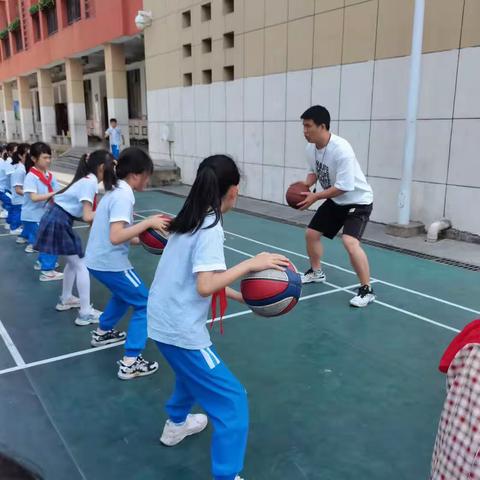 促成长，展风采——第八小学体育组教研活动