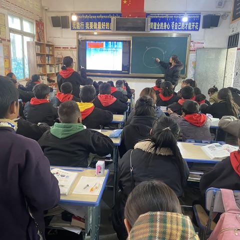 2021年秋季学期安羌中心校和麦昆中心校开展的数学教研交流活动