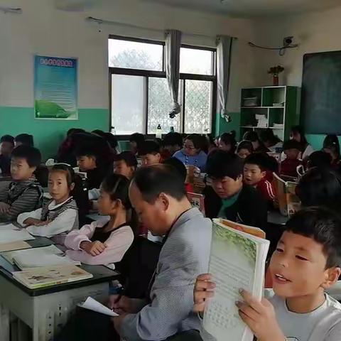 明辉小学积极开展听评课活动