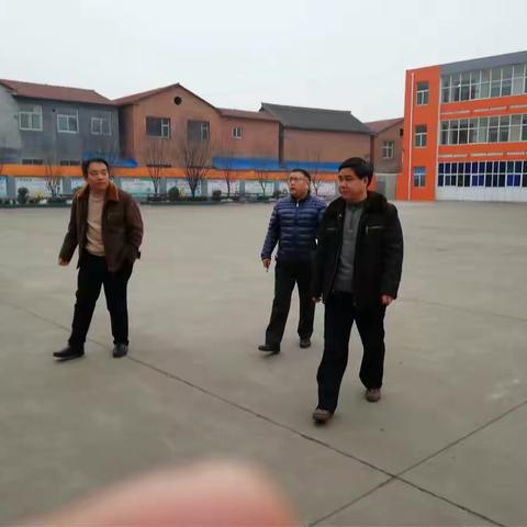 县教科局对我校常规教育教学管理进行突击检查