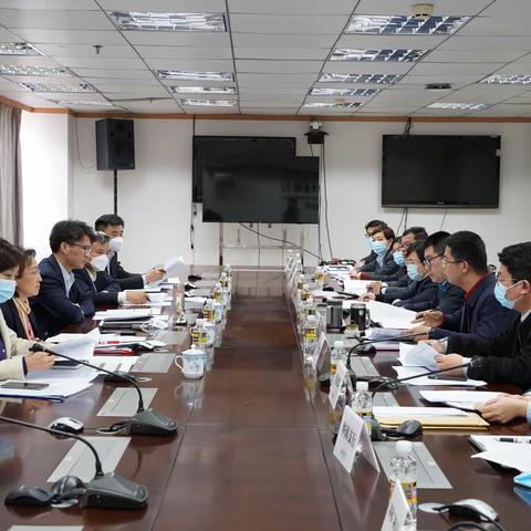 省行党委委员、副行长朱和东一行到南航支行开展“春天行动”零售业务调研及工作督导