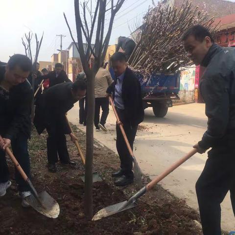 西安供销集团参加植树活动助力乡村振兴