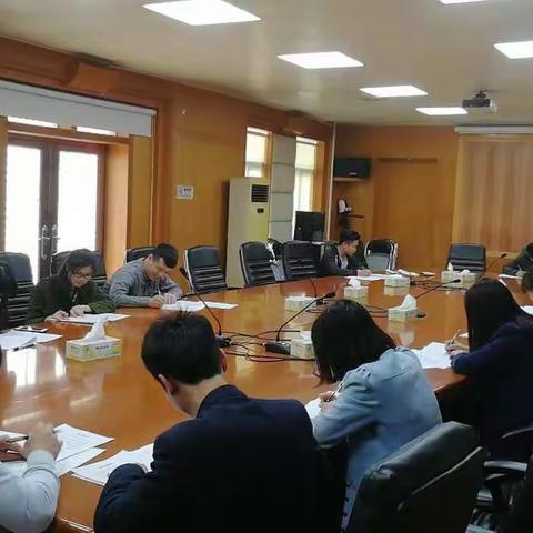 钟落潭镇总工会组织企业工会主席学习党的十九大精神