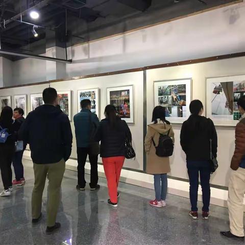 钟落潭镇总工会组织职工参观“喜迎十九大 感动白云.劳动者的故事”摄影巡展