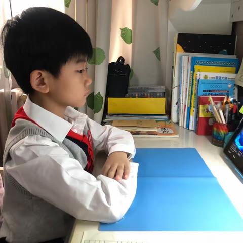 矢志不渝 逐梦星辰大海——伏牛路小学二年级上学期线上表现性评价