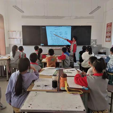 辛村九年一贯制学校五年级乙班语文课改简篇