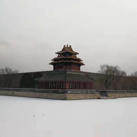 初雪是美景，扫雪是使命