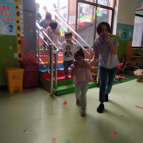 霸州市开发区新起点幼儿园消防演习